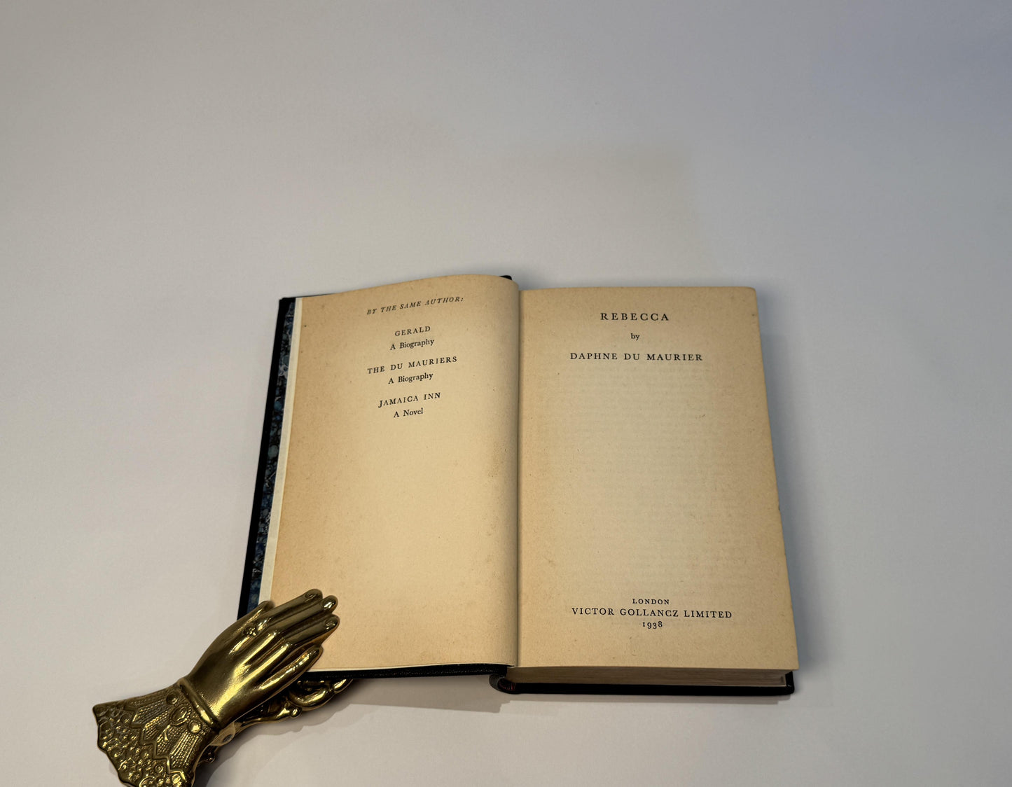 Rebecca by Daphne Du Maurier,
