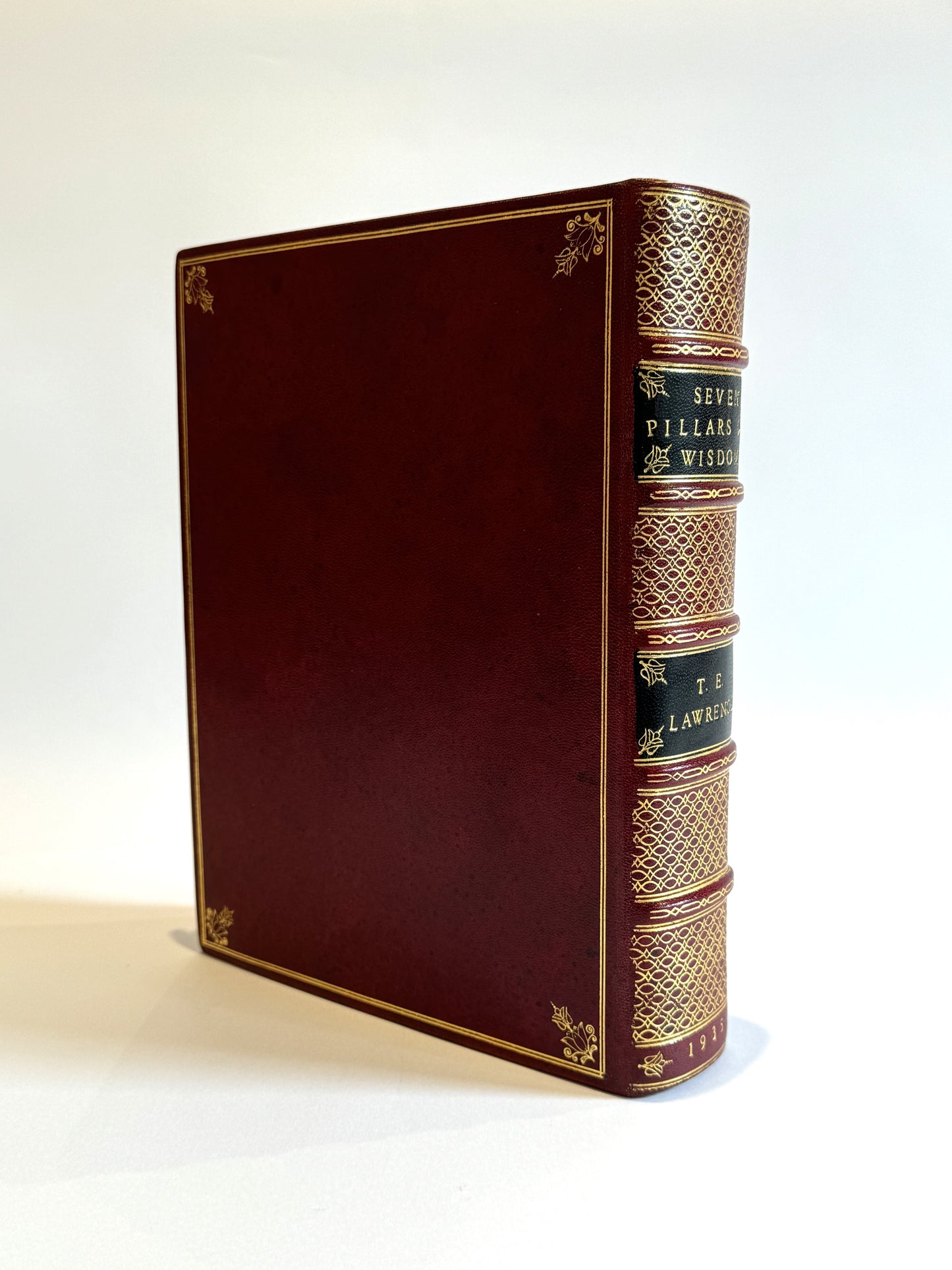 Seven Pillars of Wisdom by T.E Lawrence Signed by Field Marshall Claude Auckinleck