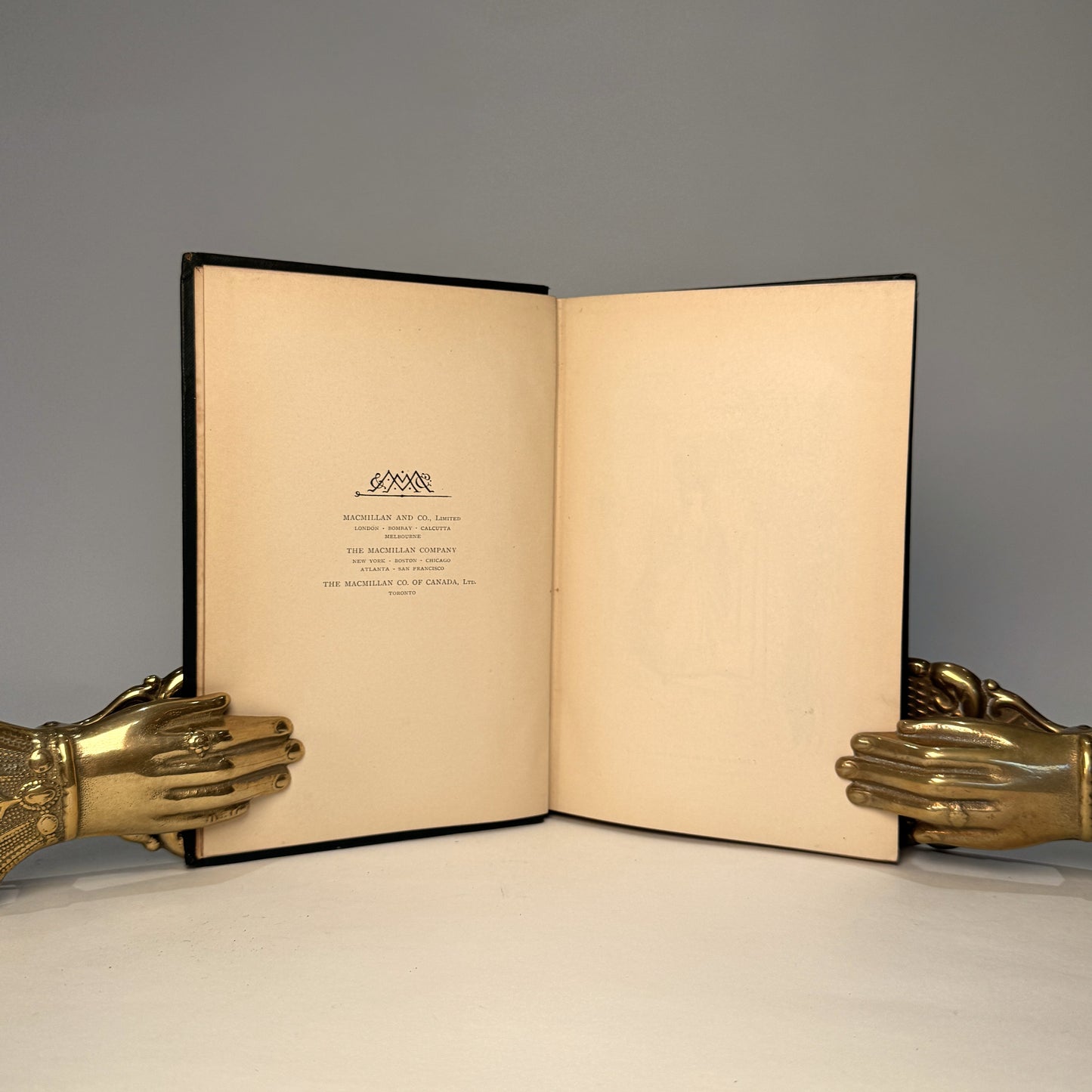 Evelina | Fanny Burney | Illustrated by Hugh Thomson | Macmillan, 1903