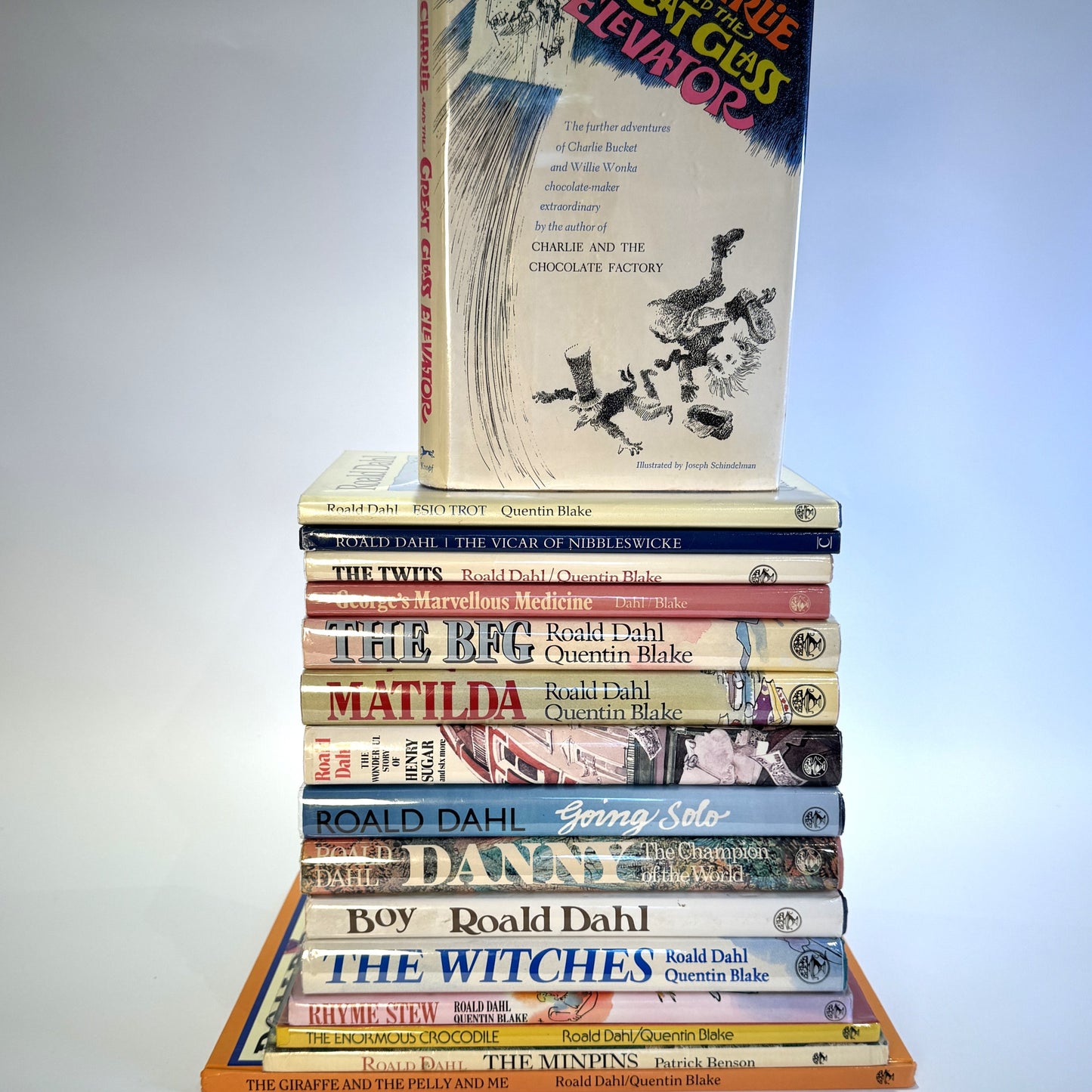 Roald Dahl - A Library of Mischief and Magic - Sixteen First Editions, 1972-1991 - In Dust Jackets