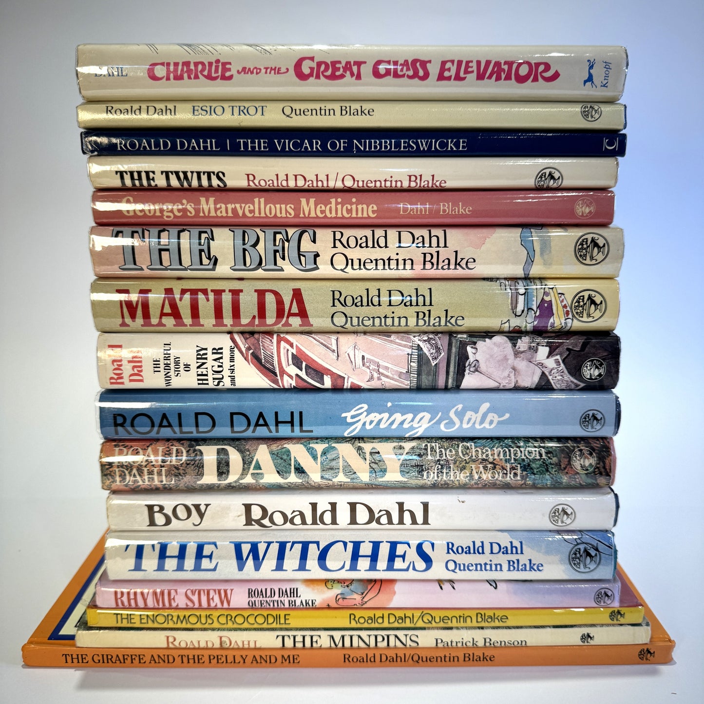 Roald Dahl - A Library of Mischief and Magic - Sixteen First Editions, 1972-1991 - In Dust Jackets